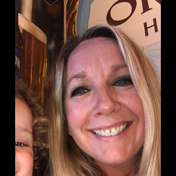 Meet your Posher, Denise - Picture 1 of 1